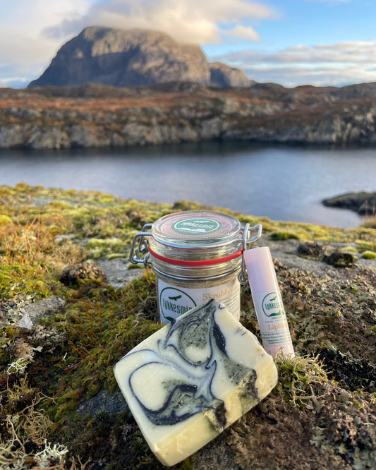 Gavesett med såpe, liten skrubb og lipbalm