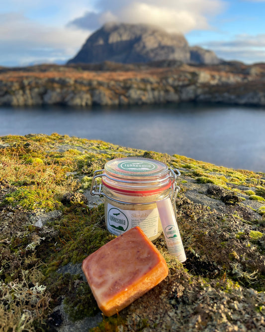 Gavesett med såpe, stor skrubb og lipbalm